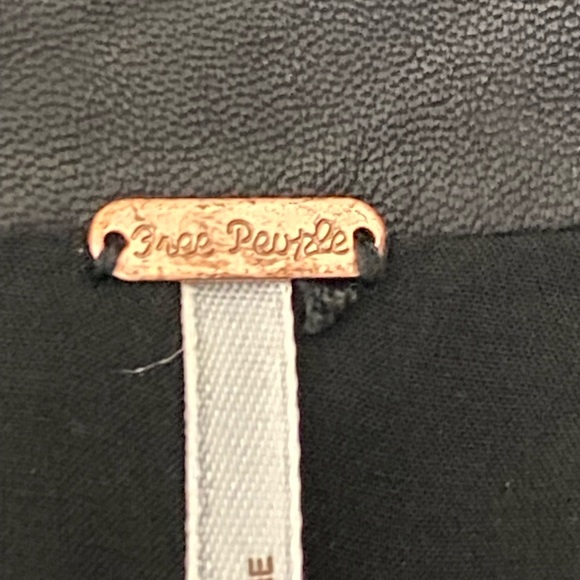 Free People Black Vegan Leather Mini Skirt DD-43 Size 4 - Picture 13 of 15